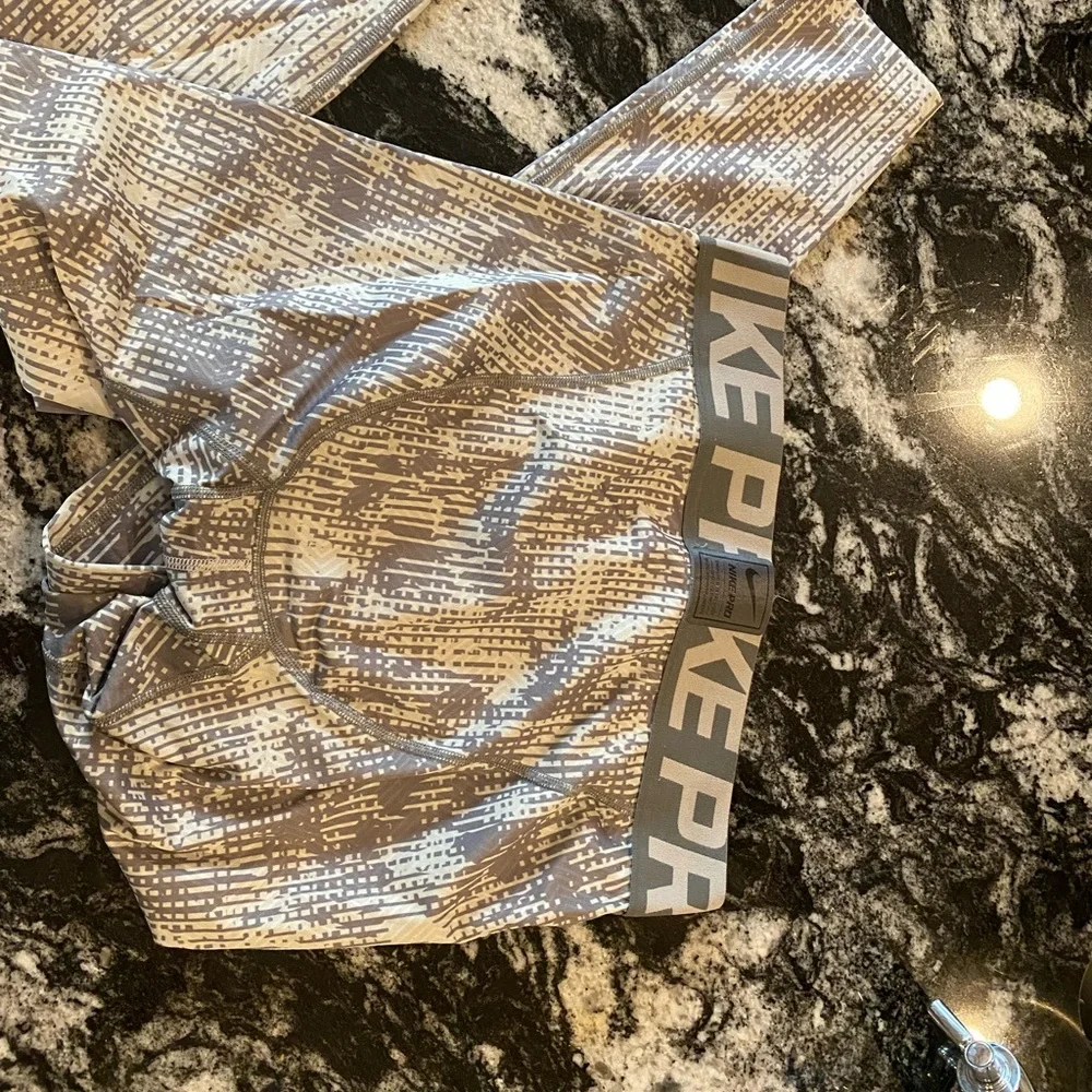 Nike Pro leggings - Picture 3 of 4